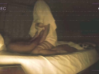 una sexi fantasma me ataco por la noche y me dejo seco al deslecharme del susto todo quedo grabado