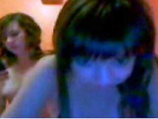 Amateur Webcam Teen Masturbates And Teases