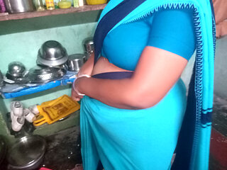 Indian Aunty Saree Changing Porn Video