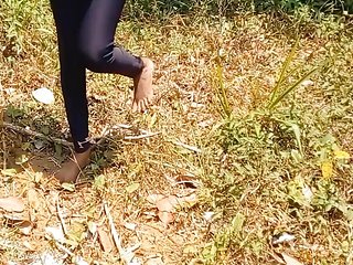 18+ Sri Lankan Girl Outdoor Fuck - Risky Public