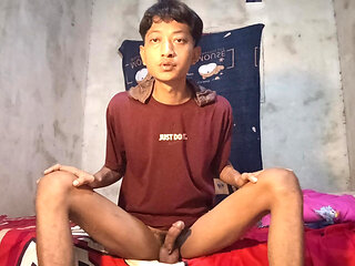 My little carrot was giving off a sticky, thick liquid #soloboy #mastubasi #asia #muncrat #ejakulasi