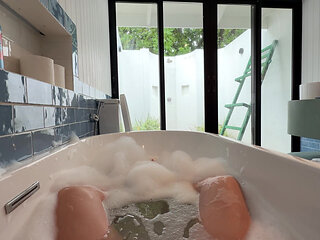 Sexy blonde babe was masturbating in the bathtub!