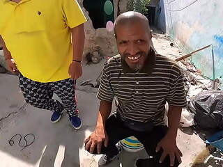 Rapando desconocidos -El Rey de las Bromas