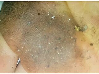 Lucys Dirty Feet Little Bonus)