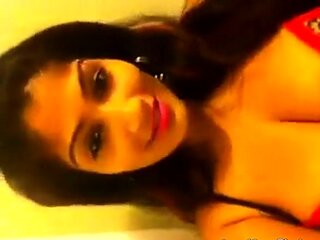 Big-Titted Indian Girl Masturbates on Webcam