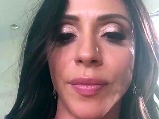 PUSSY BABE BRUNETTE masturbating