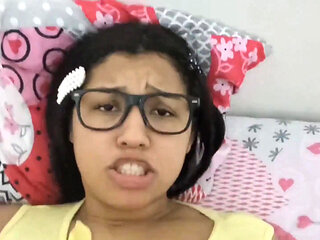 18 year old brunette big saggy tits from New York United States fucking her stepbrother's big dick toto qui