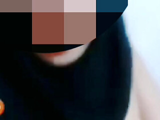 Screen recording of cellphone video call with someone's wife part2