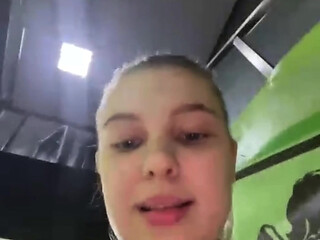 Extreme masturbating in the gym with jucielussie