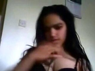 Indian Babe with Cute Lips on Webcam