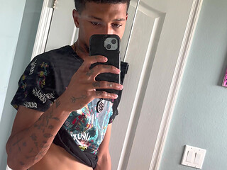 I got so big while flexing in the mirror..