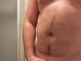 Wixxing in the bathroom with cumshot