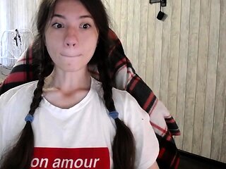 Brunette Solo Webcam Masturbation