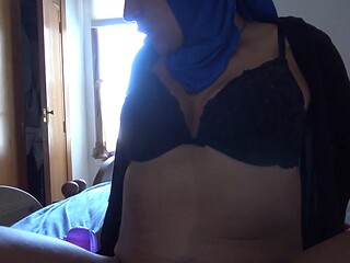 Arab Muslim Milf Reveals Her Massive Hairy Pussy