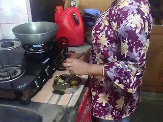 Wife sex at kichen when she fry fish masti time