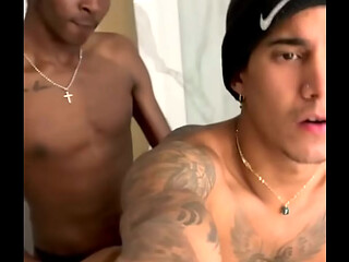 FUDENDO COM O AMIGO NEG&Atilde_O DOTADO
