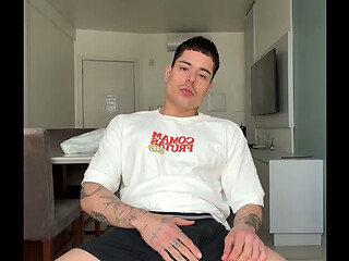 Gozando no cuzinho de borracha