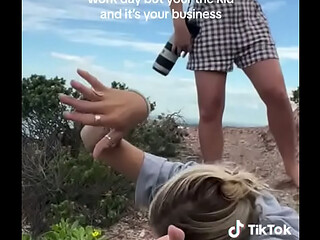 Jord and her friends like to show thier tits!
