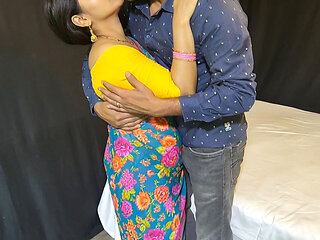 Very Horny Couple Lifted Her Wife and Fingering