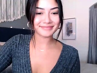 Webcam brunette solo masturbation