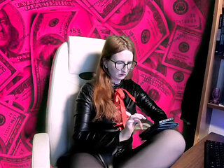 Just Scrolling, Bitch