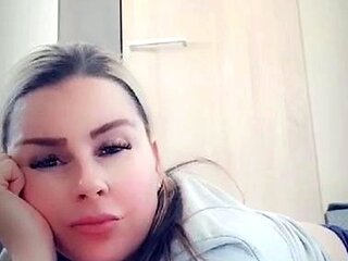 Heidi Foxx aka heidivandertrump OnlyFans - Spicy chicken