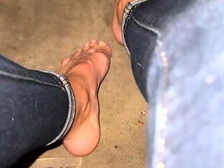 Amateur porn Gives Us Some Foot Fetish Aurora