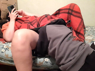 My shy girlfriend crawled under the covers and woke me up with cunnilingus