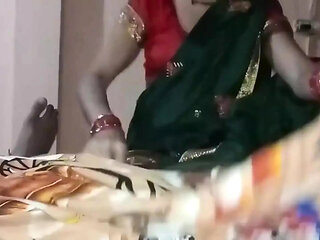 Jija Ji Ne Raat Me Sali Ko Farsh Par Litakar Raat Bhar Pelaa