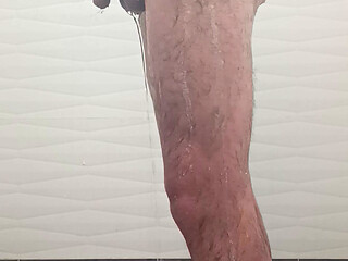 Foam, erection and pleasure in the shower