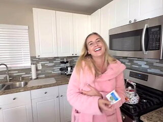 Cumming in My Step Sis before Family Dinner