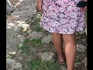 Ense&ntilde_ando mis nalguitas en un parque