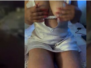 She fingers herself live. You Will Be Addicted To The Free c