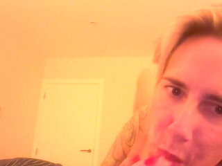 Horny After Dirty Chat with a Complete Stranger, I Made Myself Cum for Him