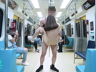 Having Sex with Guy in the Subway, Let Passengers Watch Me Squirt.