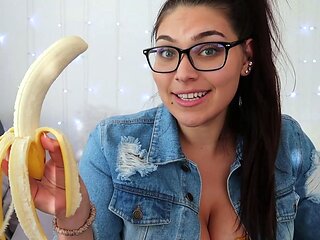 Brunette Solo Webcam Masturbation