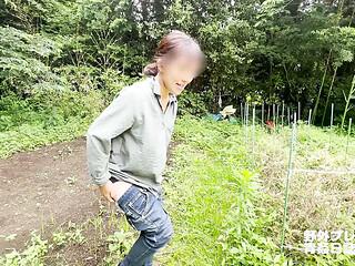 SEX in the field Battle with mosquitoes Outdoors11