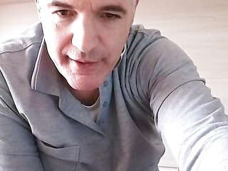 A Long Masturbation with a Nice Piss in the Glass Cup