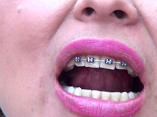 Swallowing Extreme and Big Pig-shaped Rubber Bands