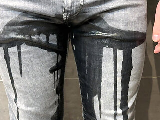 Wetting my pants with full bladder