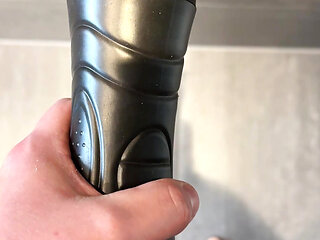 Huge handsfree cumshot after fucking my fleshlight for a long time!