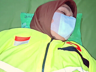 Ojol girl in hijab gets an extra bonus from castamer gofood-full video bokep indonesia viral
