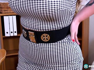 Yola Flimes: Sexy Secretary