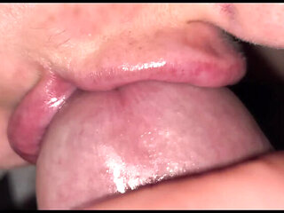 Leo15398 Blowjob - Creamy Cum in Mouth Close-Up