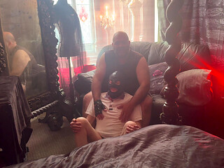 Part 1:-Lanista Bear & Tawsema spanking session in the vamp room!
