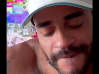SENTANDO NA ROLA DE 23CM AT&Eacute_ GOZAR.