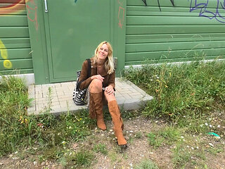 Hot Blonde Gets Her Ass Full and Everyone Could See It!!