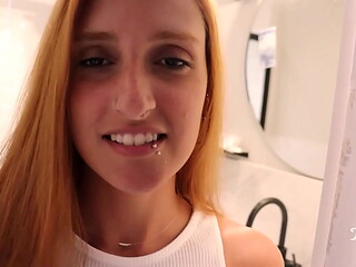 Minha esposa saiu e eu coloquei a melhor amiga dela, uma ruiva peituda para mamar at&eacute_ leitar na boca da vadia, ser&aacute_ que ela vai contar?