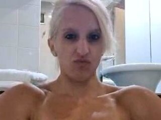 amateur blonde solo webcam