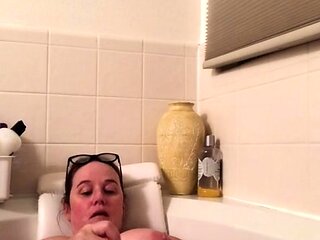 BBW White Chick Big Boobs Cam Play